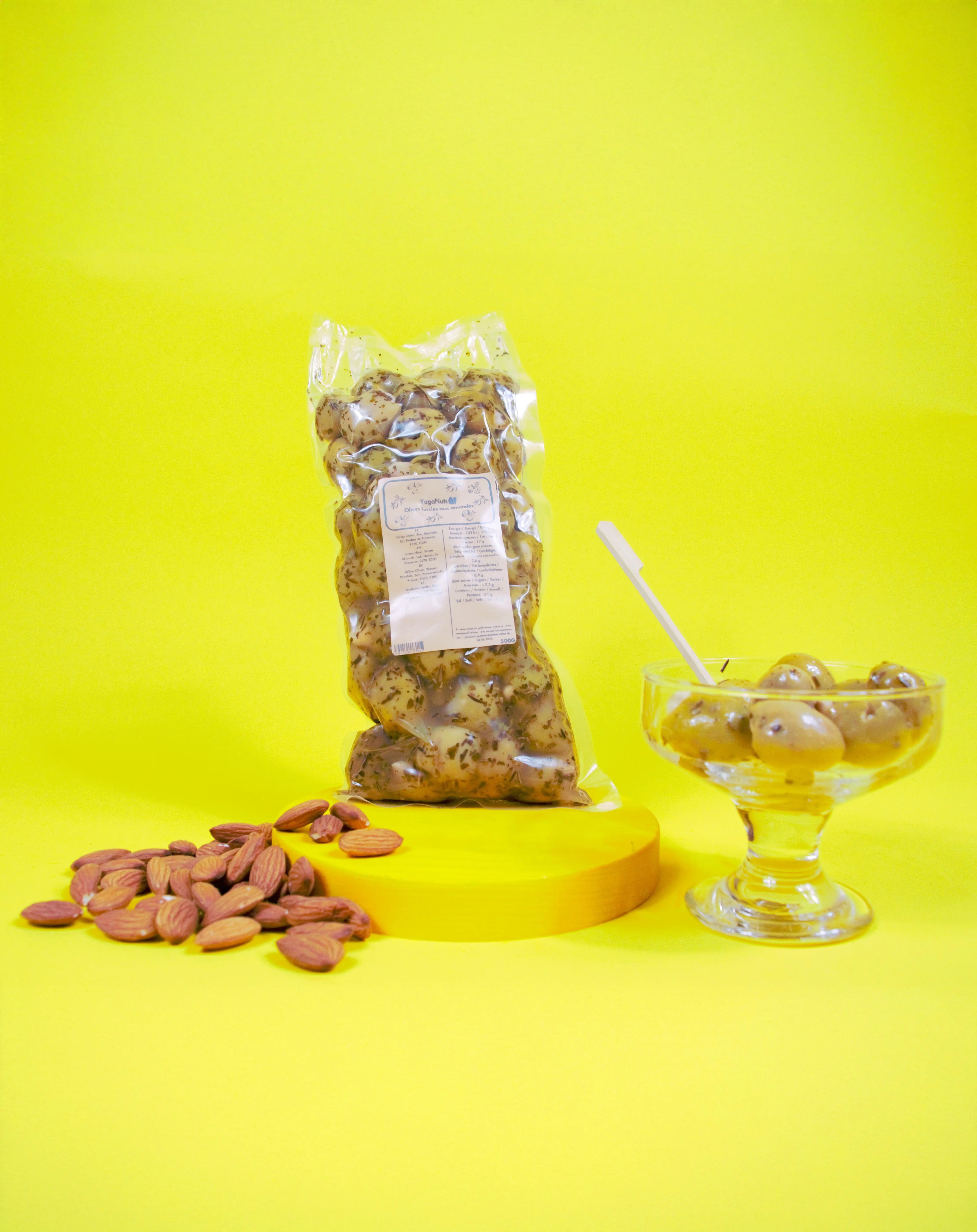 Olives farcies aux amandes YagaNuts